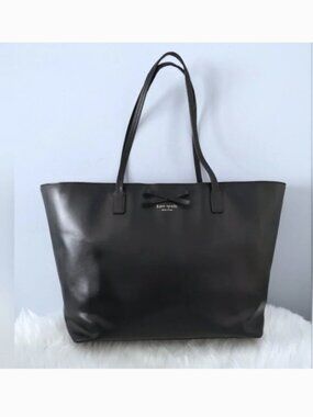 Kate Spade Sawyer Street Maxi Zip Tote w/bow EUC
